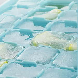 Hot Seller Food Grade Easy Release Silicone Ice cube Tray with lid 27 silicone Ice Mold Silicone Refrigerator Ice Mold